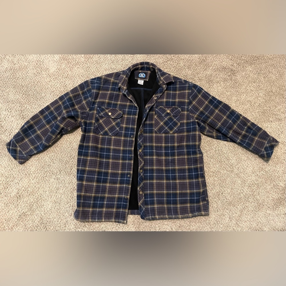 Polar King Jacket / Shacket. Very good preowned condition. Warm and comfy.